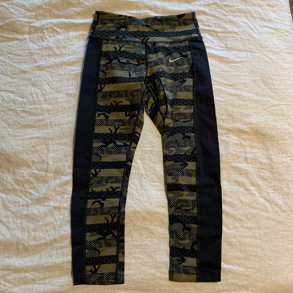 Nike Camo Leggings